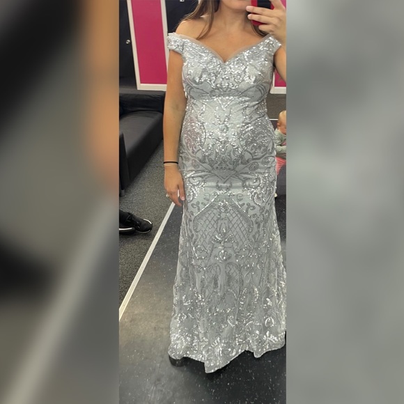 JVN by Jovani Dresses & Skirts - Stunning silver mermaid style dress JVN by Jovani